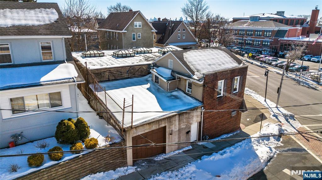 307 Paterson Avenue - Photo 4