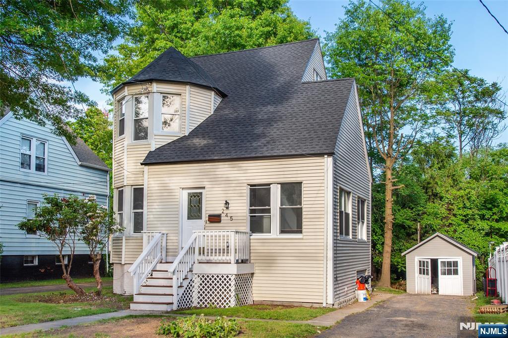 245 Elm Avenue - Photo 2