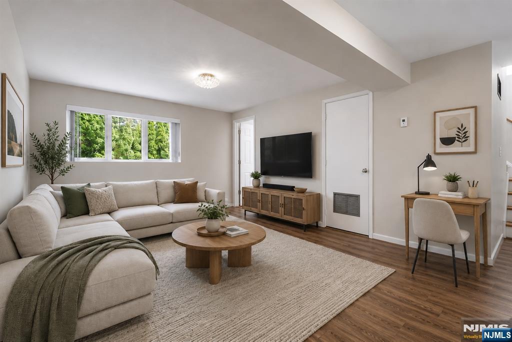 253 Warren Avenue — photo 12