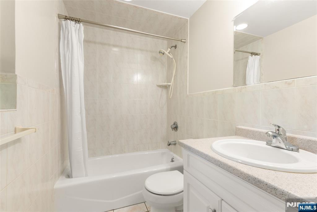 253 Warren Avenue — photo 15