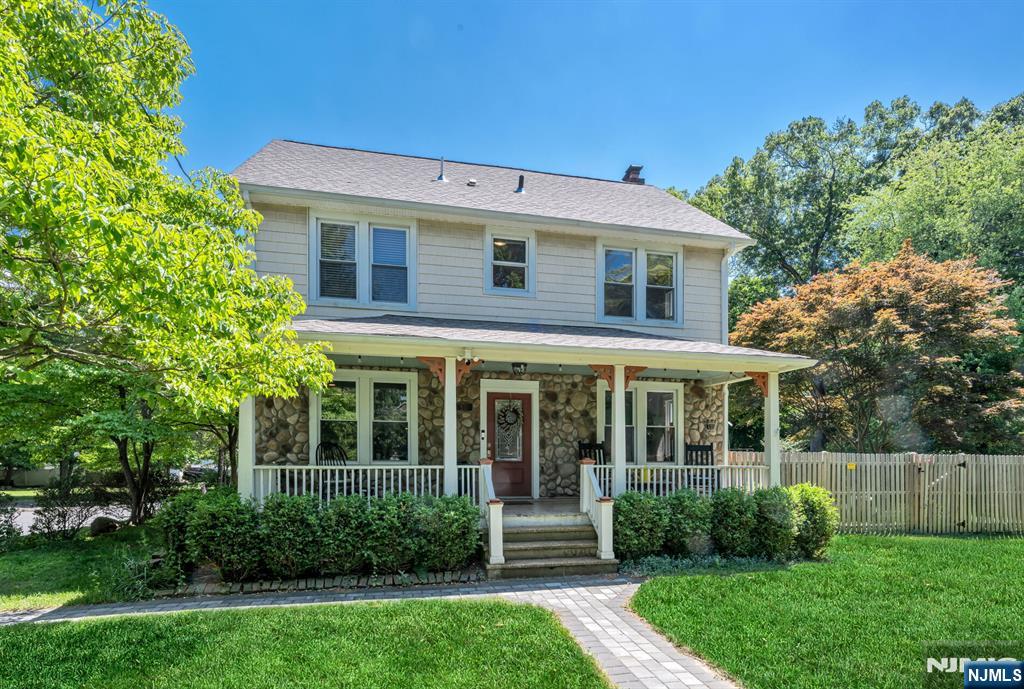 50 E Grand Avenue - Photo 2