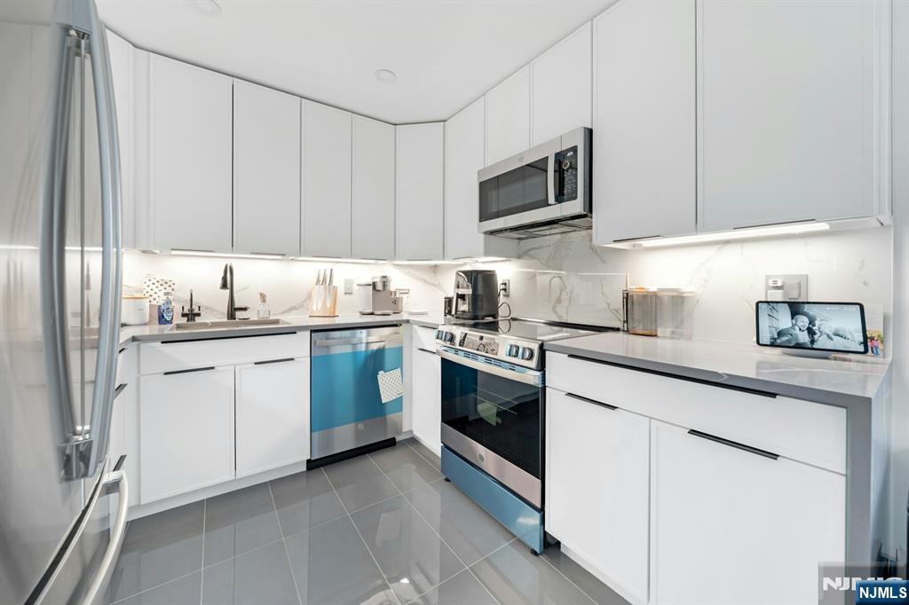 228 Johnson Avenue 5 - Photo 4