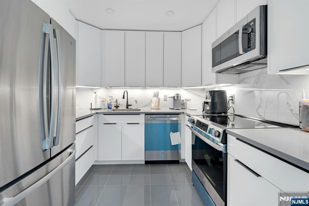 228 Johnson Avenue 5 - Photo 5