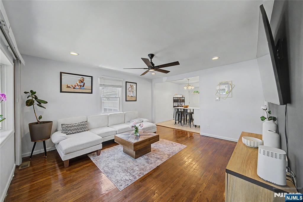2254 Halsey Street - Photo 3