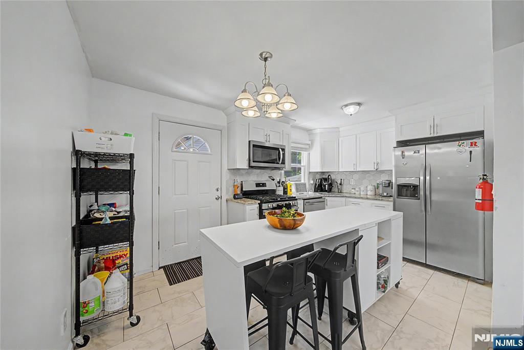 2254 Halsey Street - Photo 5