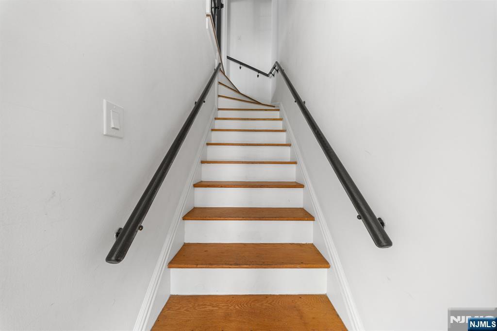 11 W Gouverneur Avenue 2 - Photo 3