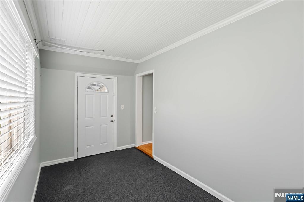 200 Evergreen Street - Photo 4