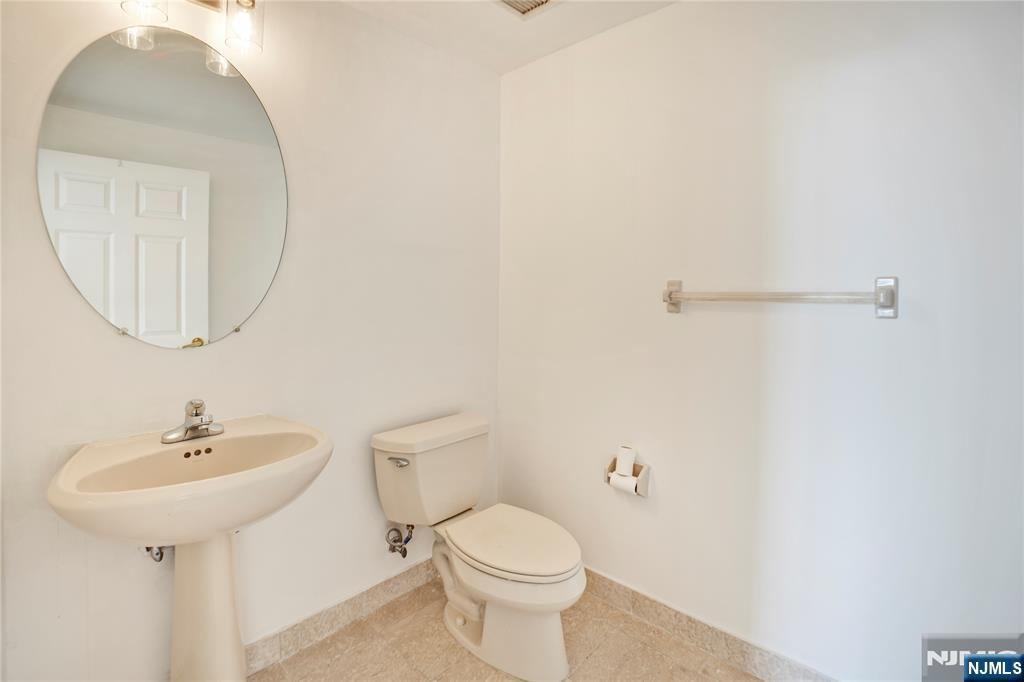 100 Old Palisade, #2709, Fort Lee, NJ 07024 Listing Photo  12