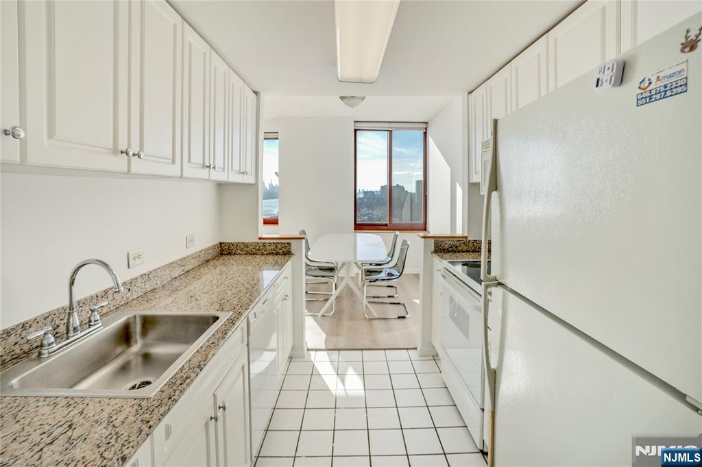 100 Old Palisade, #2709, Fort Lee, NJ 07024 Listing Photo  6