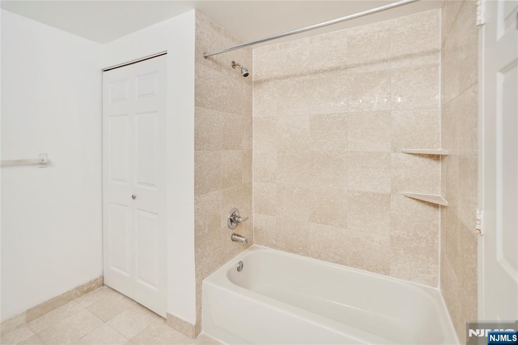 100 Old Palisade, #2709, Fort Lee, NJ 07024 Listing Photo  9