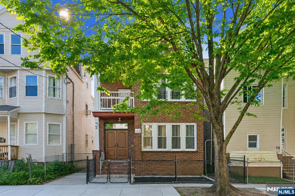 72 Seymour Avenue 1 - Photo 3