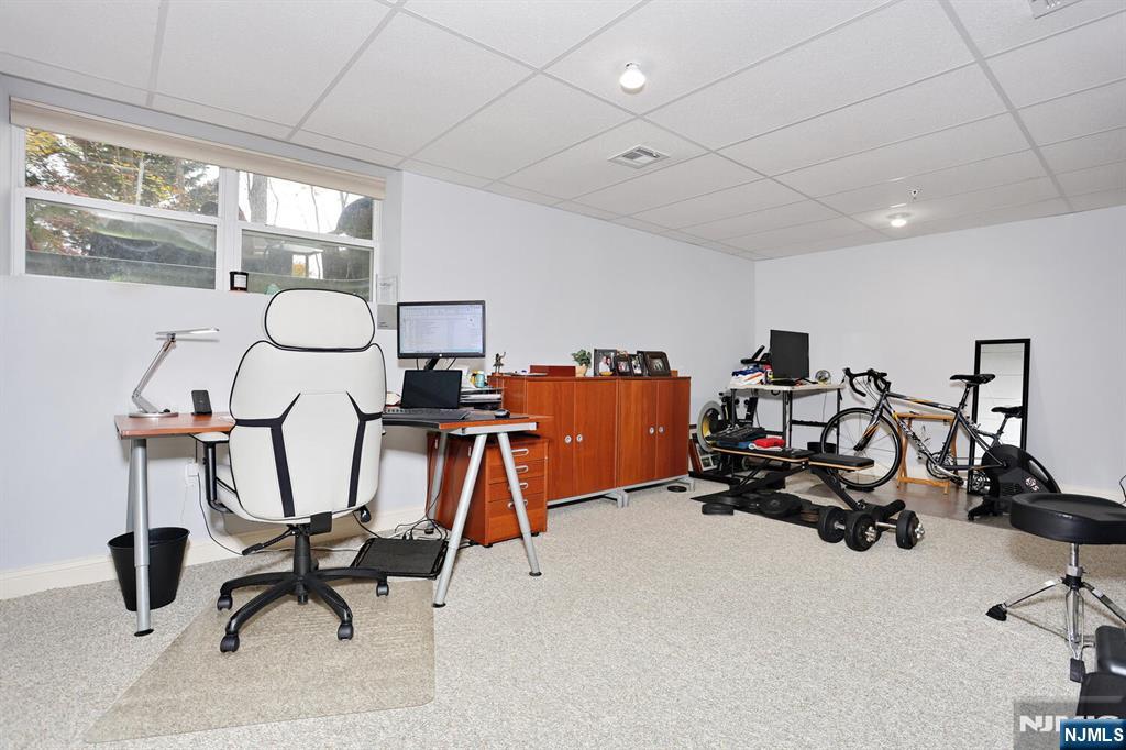 Bedroom / Office