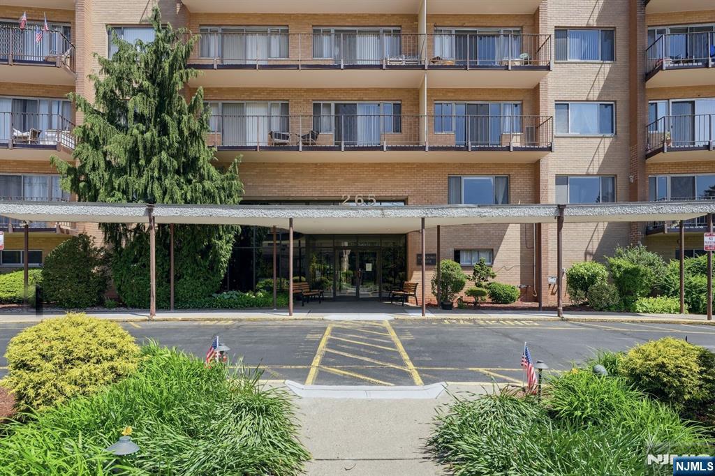 265 Main St #704, Ridgefield Park, NJ 07660