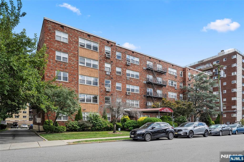 2200 Center Ave #D1, Fort Lee, NJ 07024
