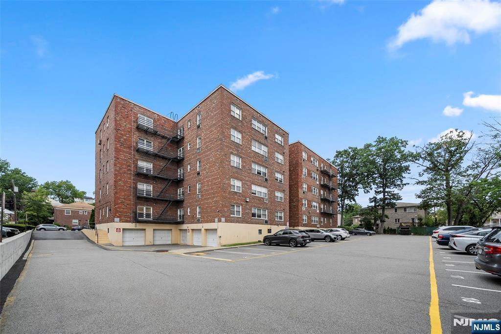 2200 Center Ave #D1, Fort Lee, NJ 07024
