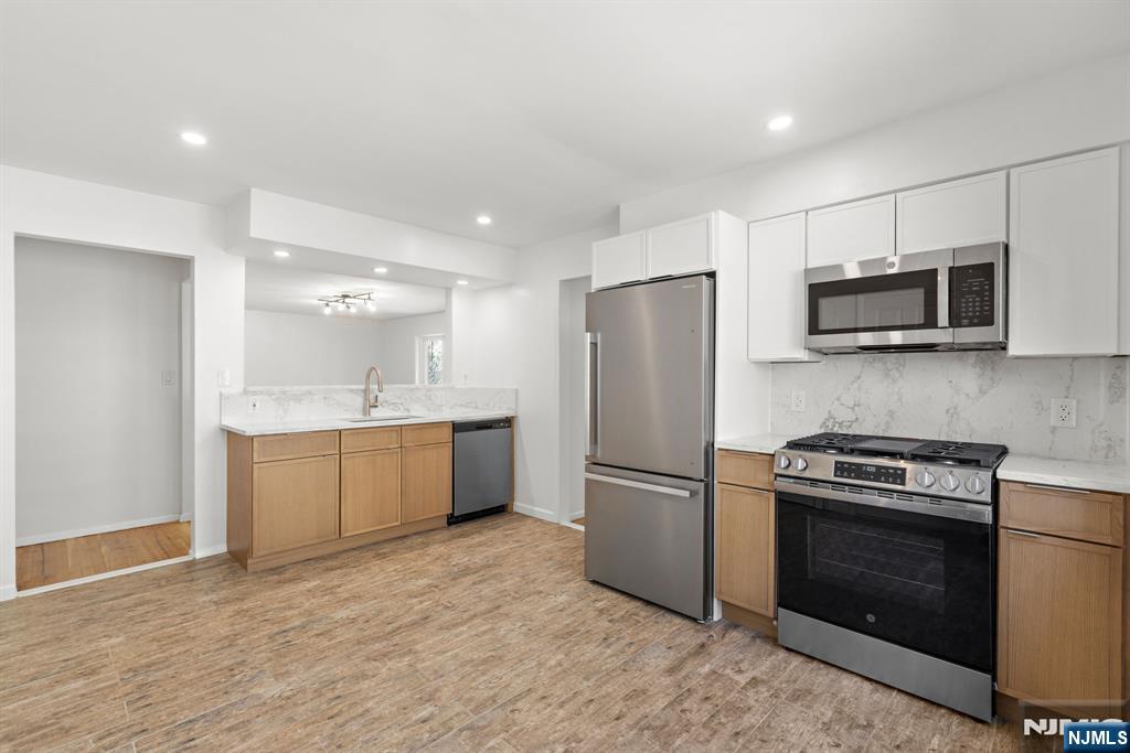 54 W Columbia Avenue - Photo 2