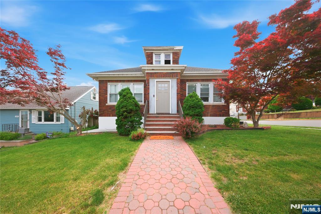 Homes for sale in Wood Ridge, NJ | 596 Moonachie Ave, Wood Ridge, NJ 07075 | MLS# 26018779