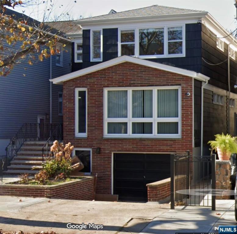 857 Avenue C - Photo 2