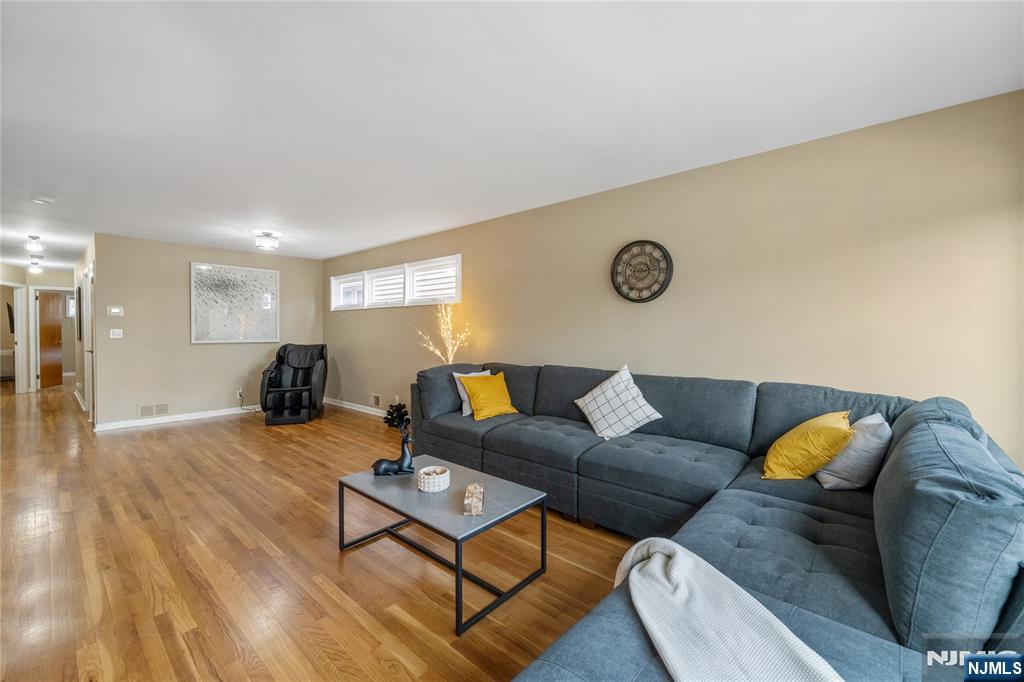 857 Avenue C - Photo 5
