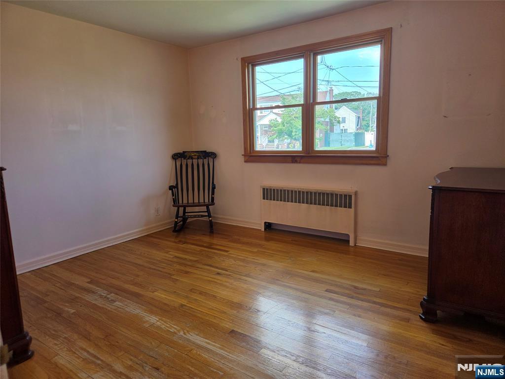 40 Westwood Dr, Fair Lawn, NJ 07410