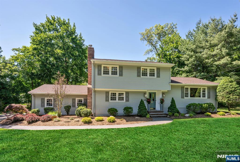 369 Voorhis Avenue - Photo 1