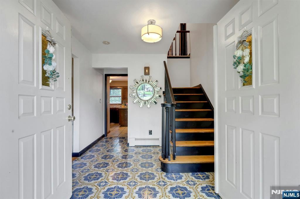 205 Graney Drive — photo 2