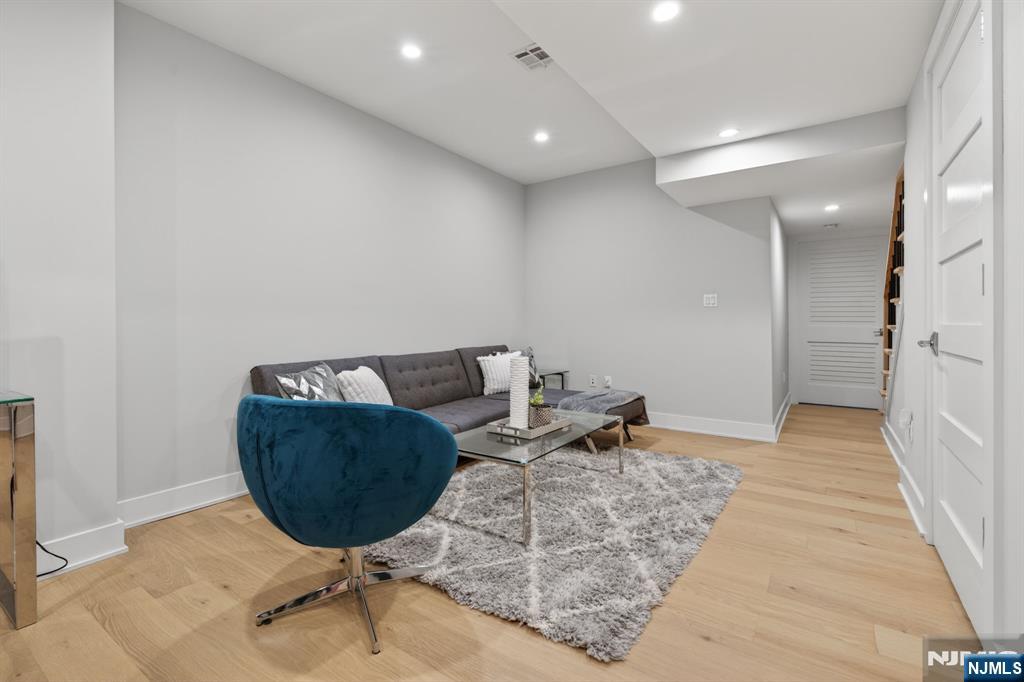 29B Blaine Street — photo 34