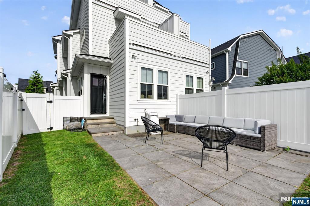 29B Blaine Street — photo 39