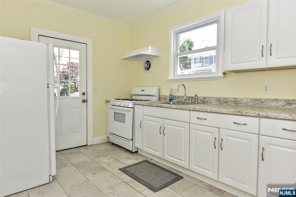 Kitchen Unit B.