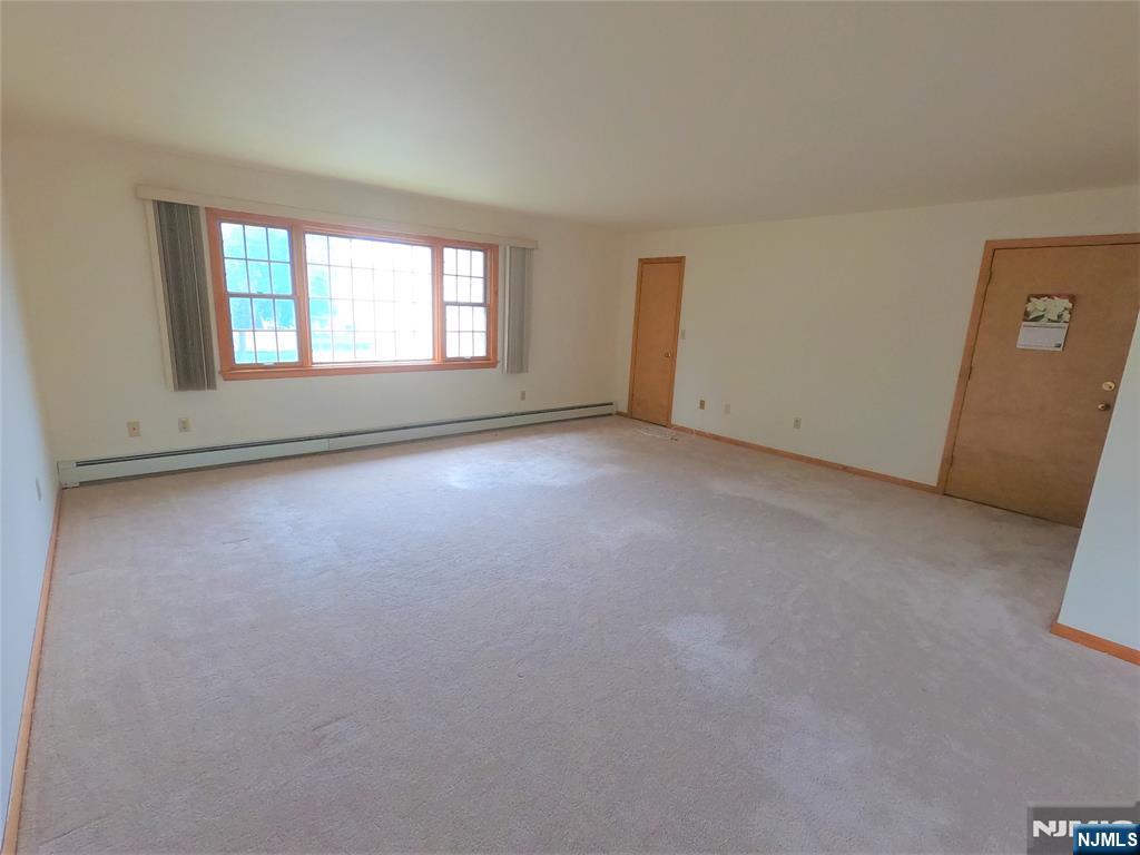 404 Jackson Avenue - Photo 4