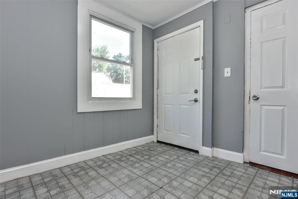 72 Newark Avenue - Photo 4