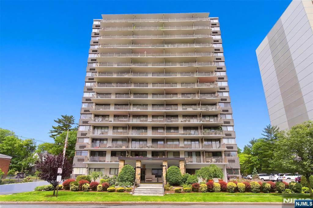 235 Prospect Ave #10H, Hackensack, NJ 07601