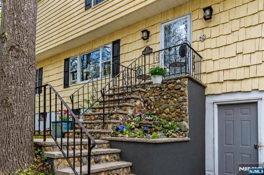 33 Brooksyde Avenue - Photo 2