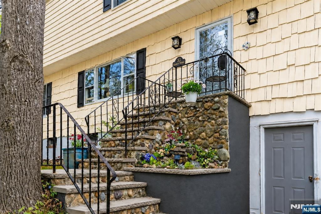 33 Brooksyde Avenue