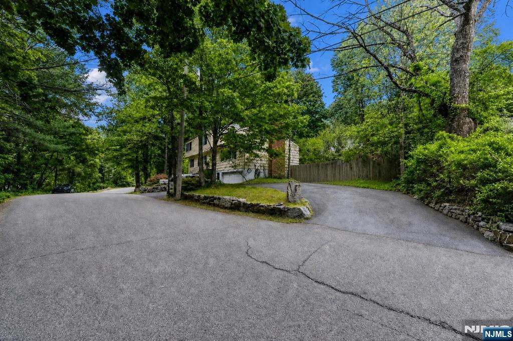 33 Brooksyde Avenue