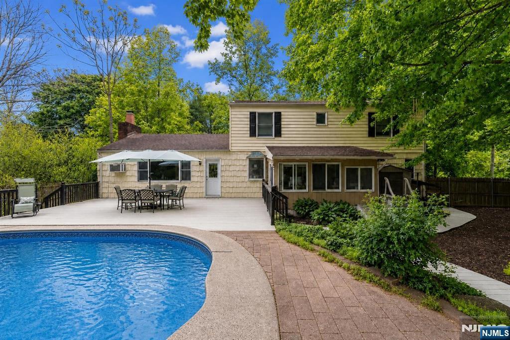 33 Brooksyde Avenue