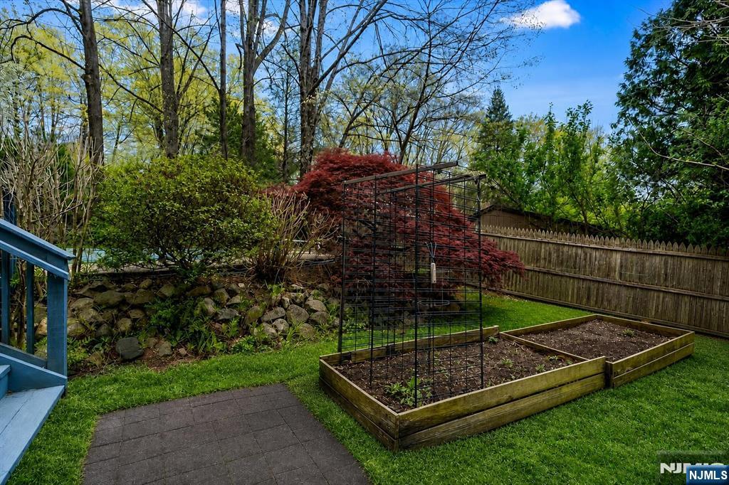 33 Brooksyde Avenue