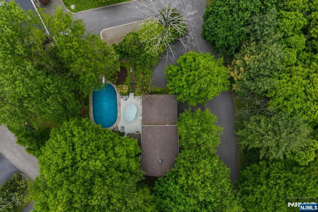 33 Brooksyde Avenue