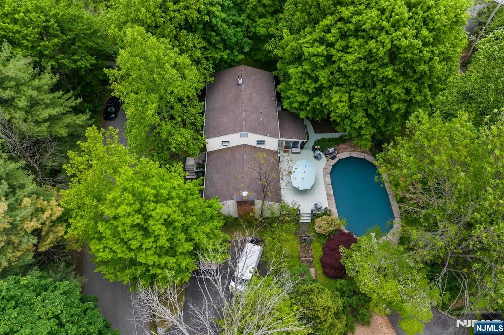 33 Brooksyde Avenue