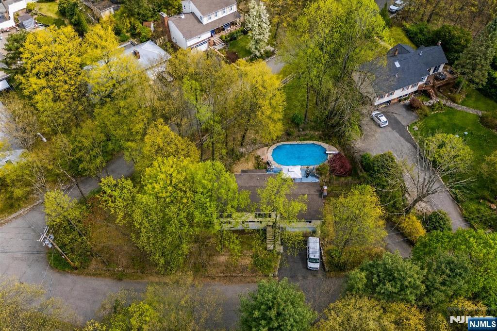 33 Brooksyde Avenue