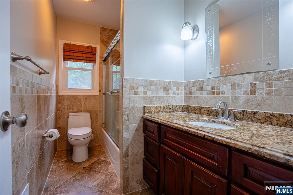 338 Main Street, New Milford, NJ 07646 Listing Photo  19