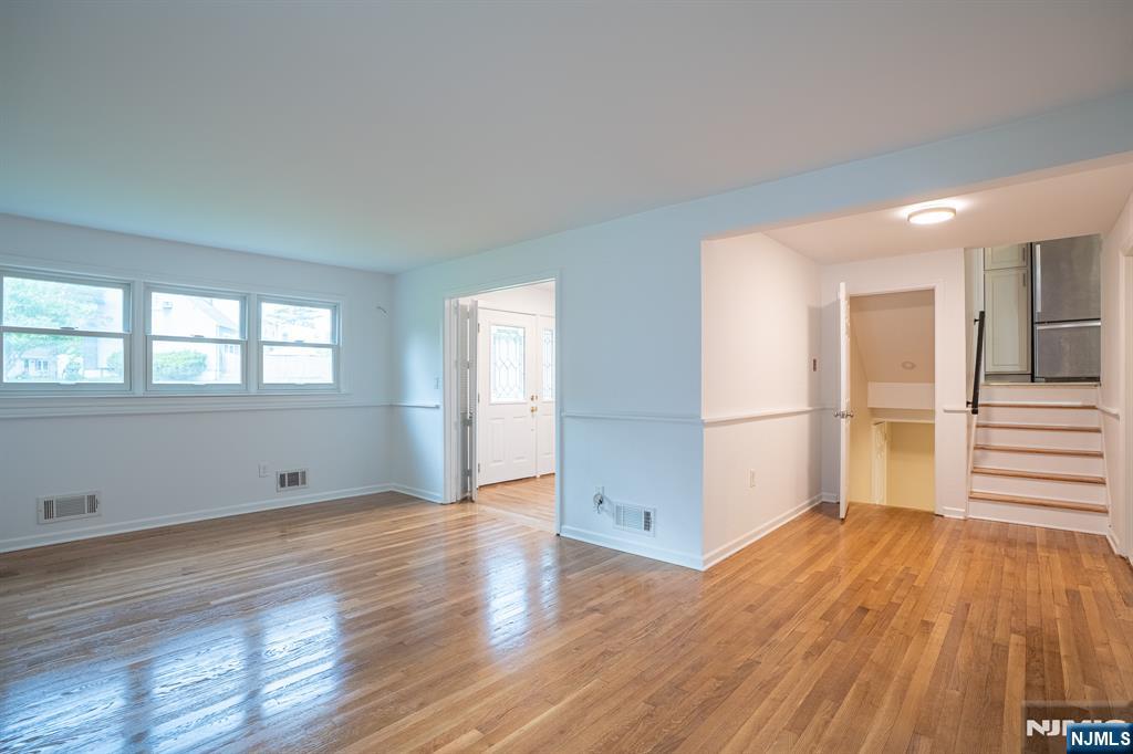 338 Main St, New Milford, NJ 07646
