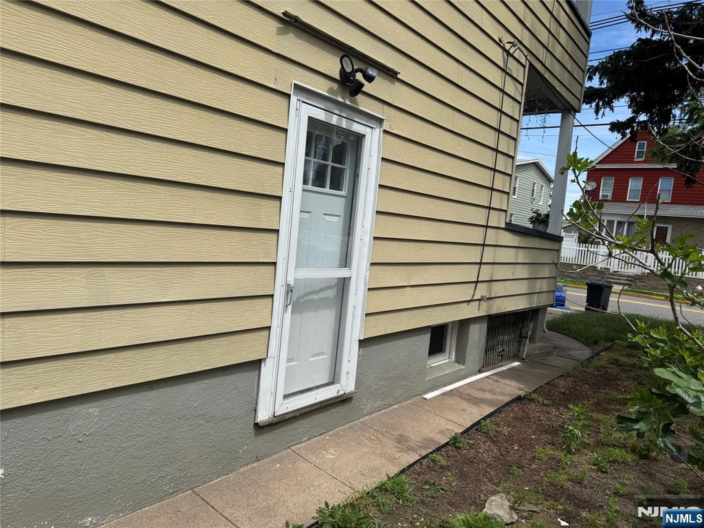 138 Carlton Avenue - Photo 2