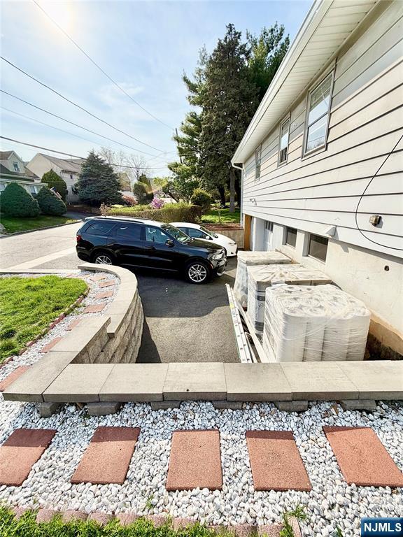 Side view driveway