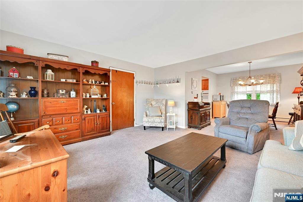 347 Chestnut Avenue - Photo 3