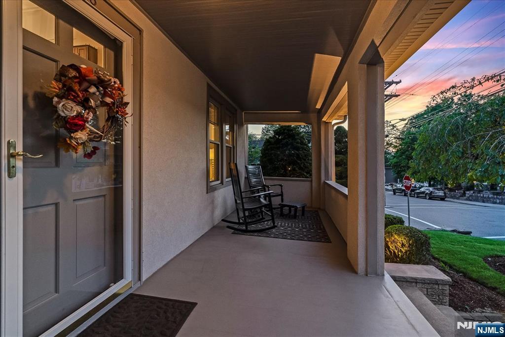 303 Highland Avenue - Photo 5