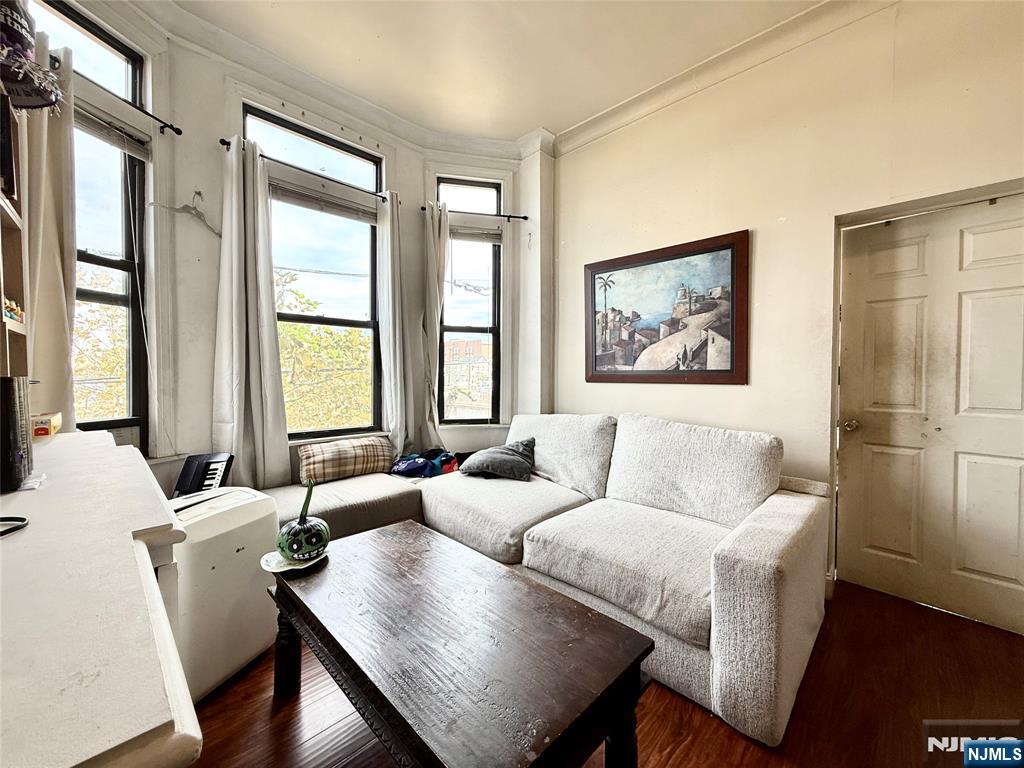 811 30th Street - Photo 5