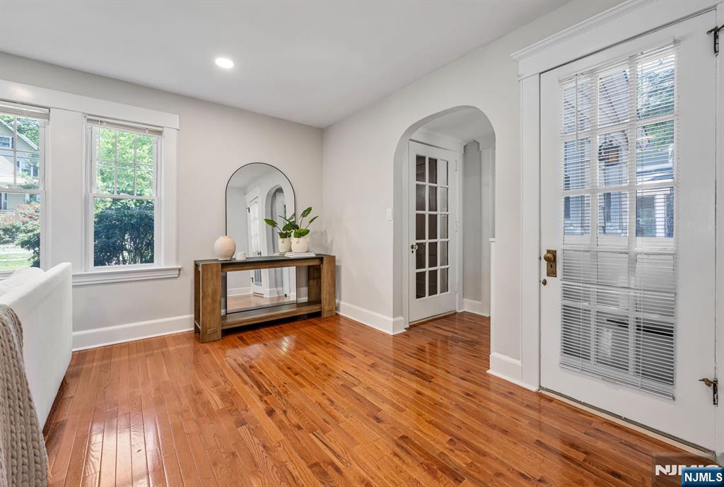 552 Hillcrest Road - Photo 2