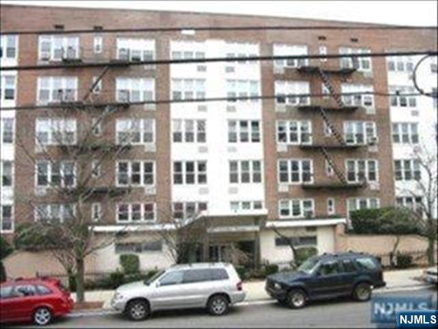 2160 Center 2K - Photo 1