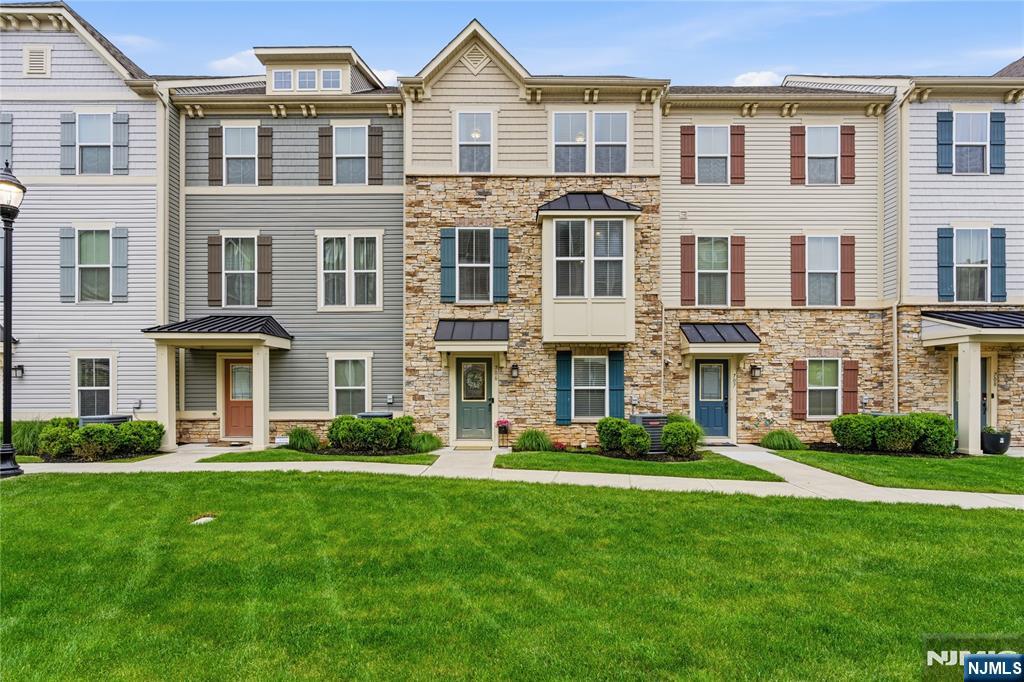 <p>Listings That Reflect Our Standards</p>